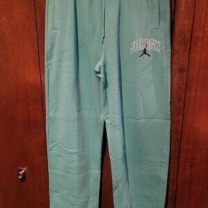 NIKE SHOES & SWEATPANT- NO ORIGINAL BOX - BRAND NEW AND NEVER USED